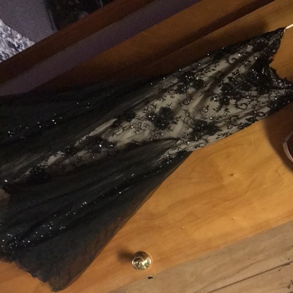 Prom dress - Picture 2 of 5